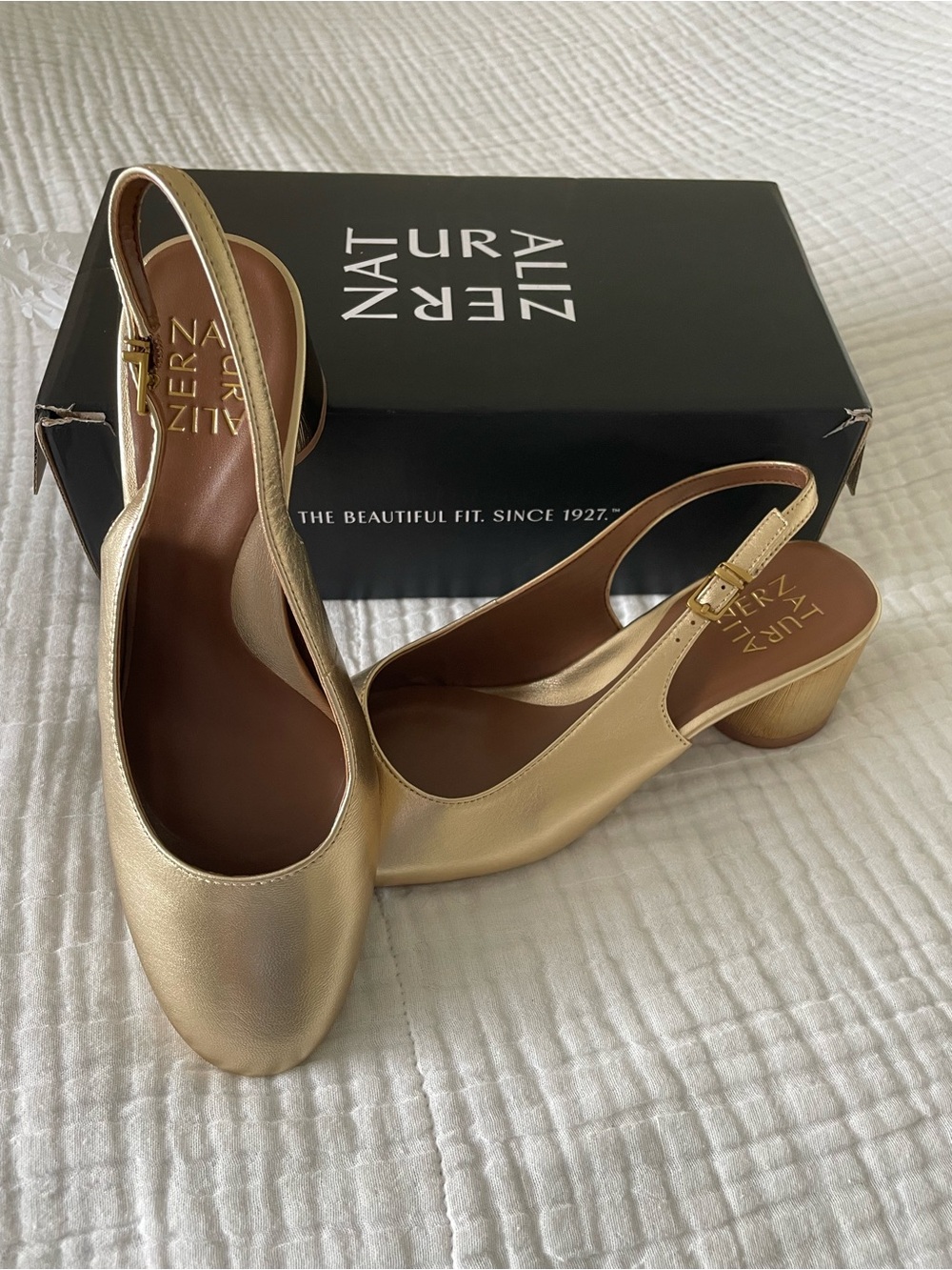 Naturalizer Metallic Gold Slingback Block Heel pumps